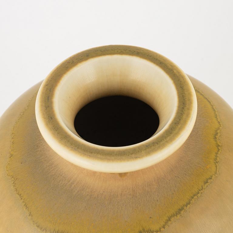 Berndt Friberg, a stoneware vase, Gustavsbergs studio, 1964.