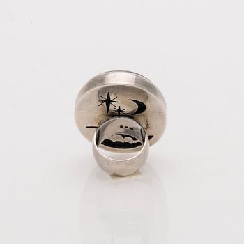 RING, sterlingsilver, sodalit. Engelska stämplar.