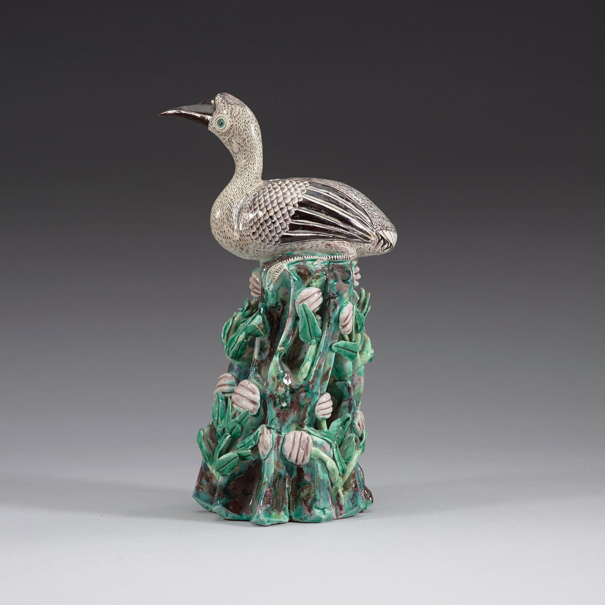 FIGURIN, porslin. Qing dynastin, 1800-tal.