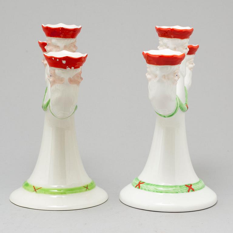 A Swedish Christmas porcelain dinner service "God Jul", 19-pieces, Gustavsberg.