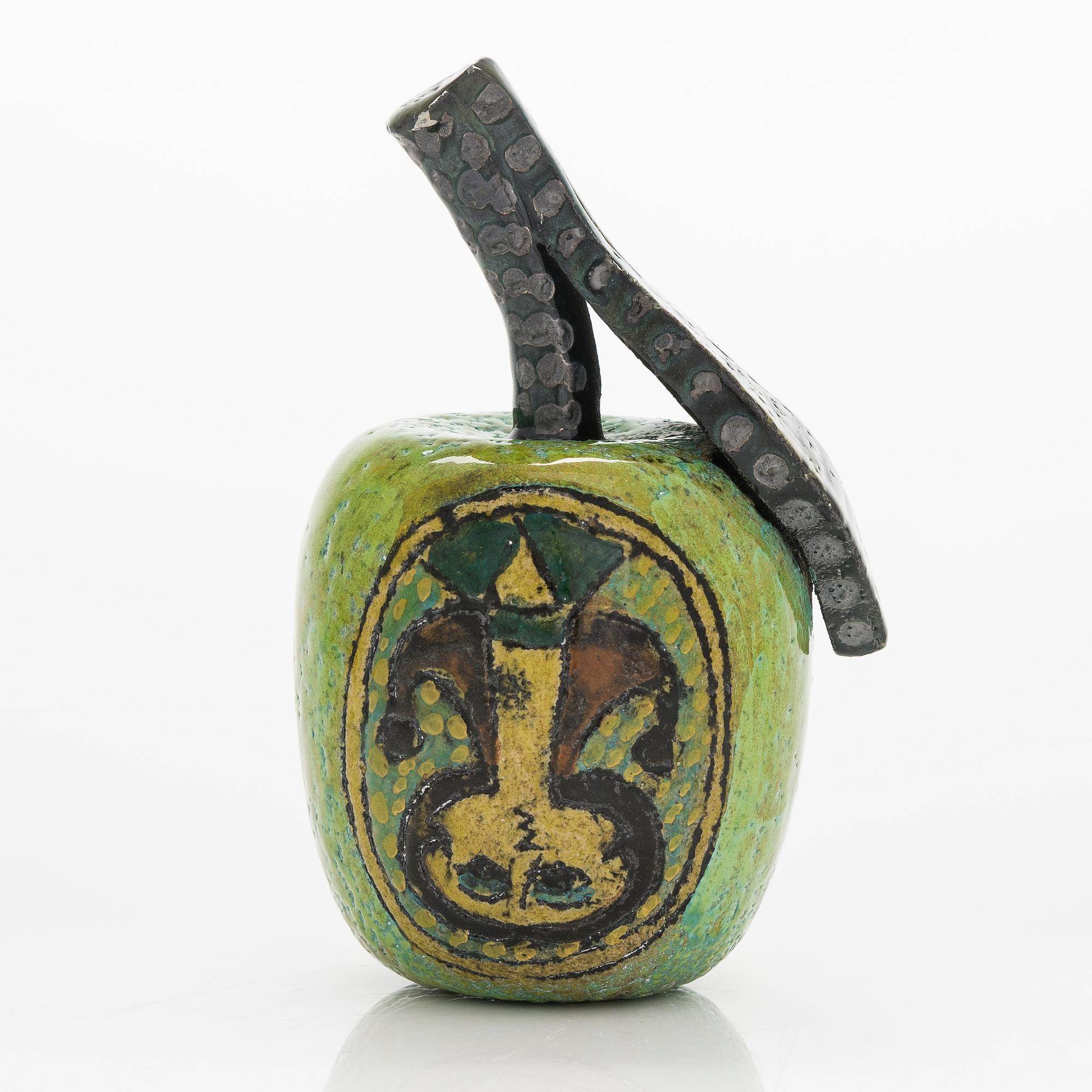 Birger Kaipiainen, a stoneware sculpture signed BK.