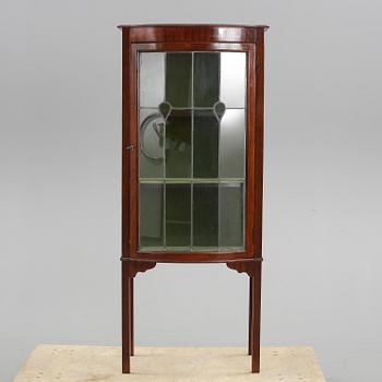 VITRINSKÅP, England, 1800-talets slut.