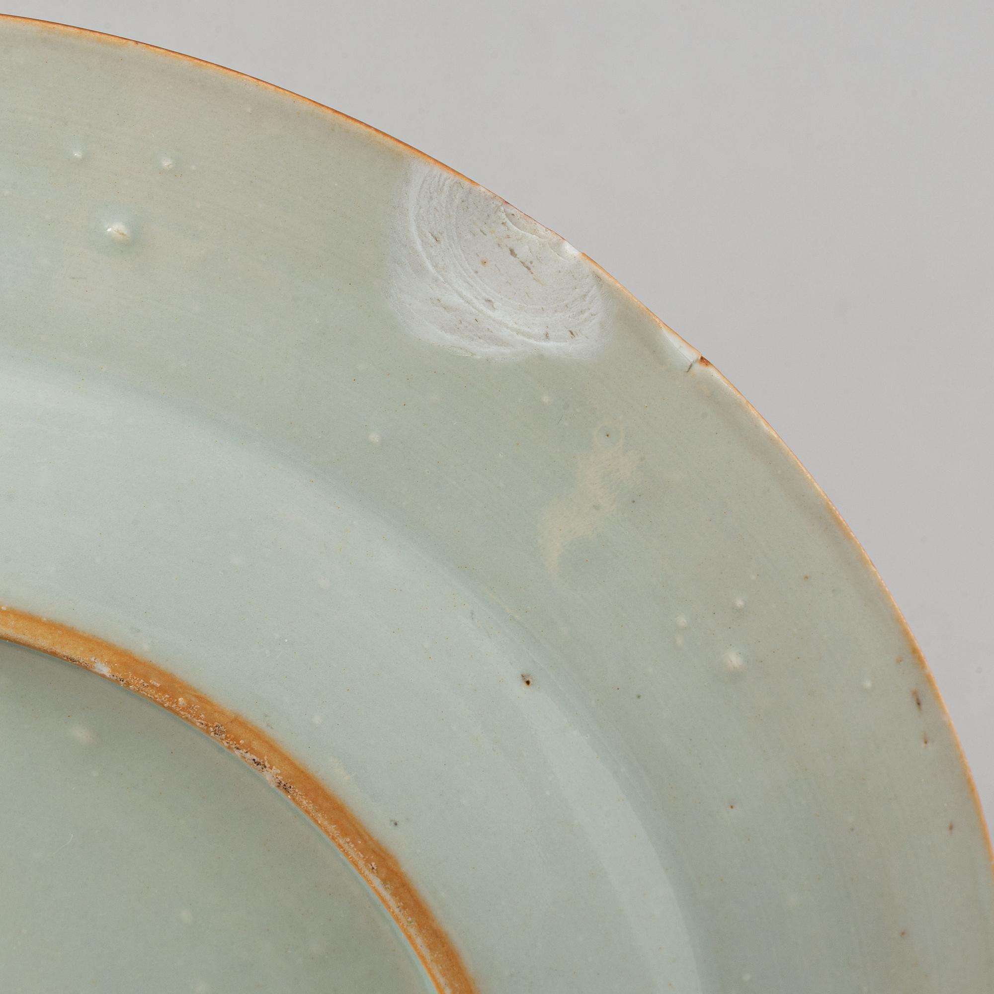 Tallrikar, flata, 11 st, snarlika, kompaniporslin. Qingdynastin, Qianlong (1736-95).