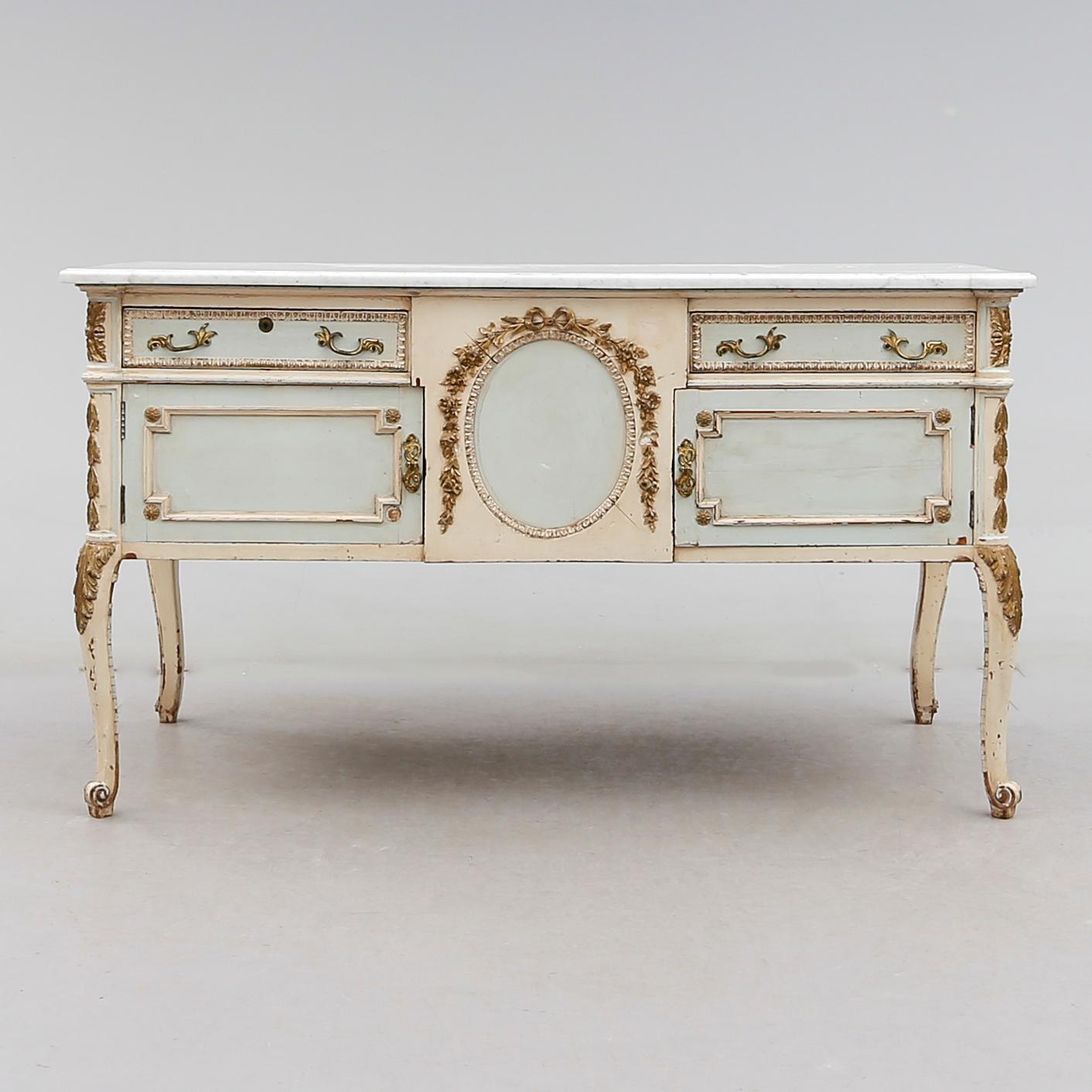 SIDEBOARD, Louis XVI-stil, Maple & Co, London & Paris, 1900-talets första hälft.