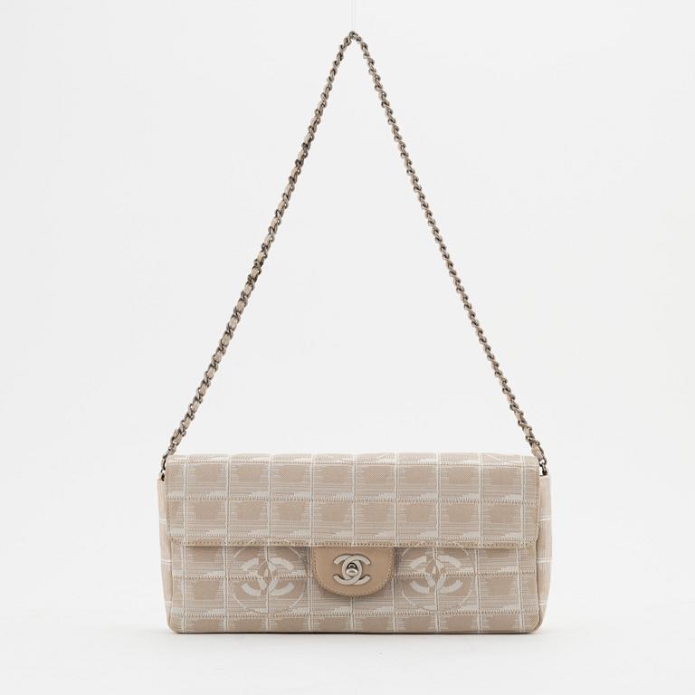 Chanel, väska, "East West flap bag". 2000-2002.