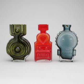 VASER, 3 st, glas, Helena Tynell Riihimäen. Finland 1900-talets senare hälft.