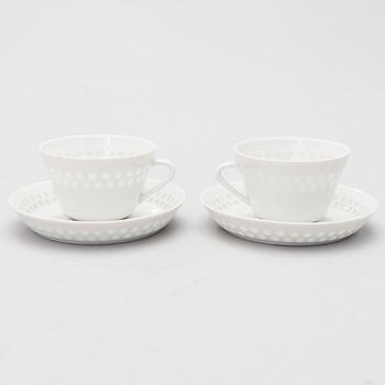 FRIEDL HOLZER-KJELLBERG, ASTIASTO, 34 osaa, "Helmi", riisiposliinia, signeeratut F.H.Kj. Arabia Finland.