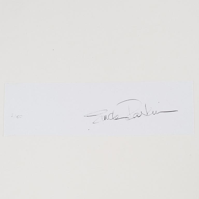 Linda Raskin, fotografi signerad  numrerad 2/100 a tergo.