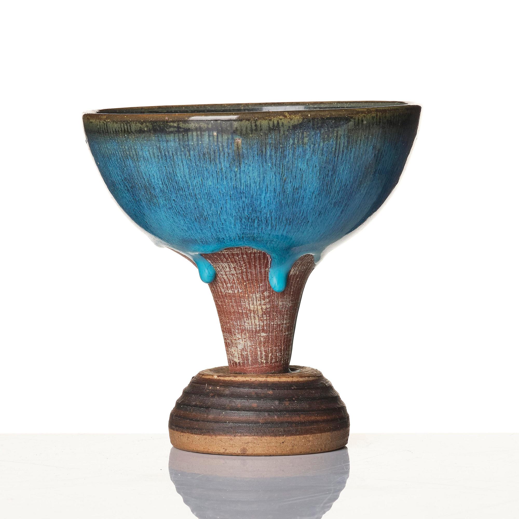 Wilhelm Kåge, a Farsta Spirea stoneware footed bowl, Gustavsberg Studio 1957.
