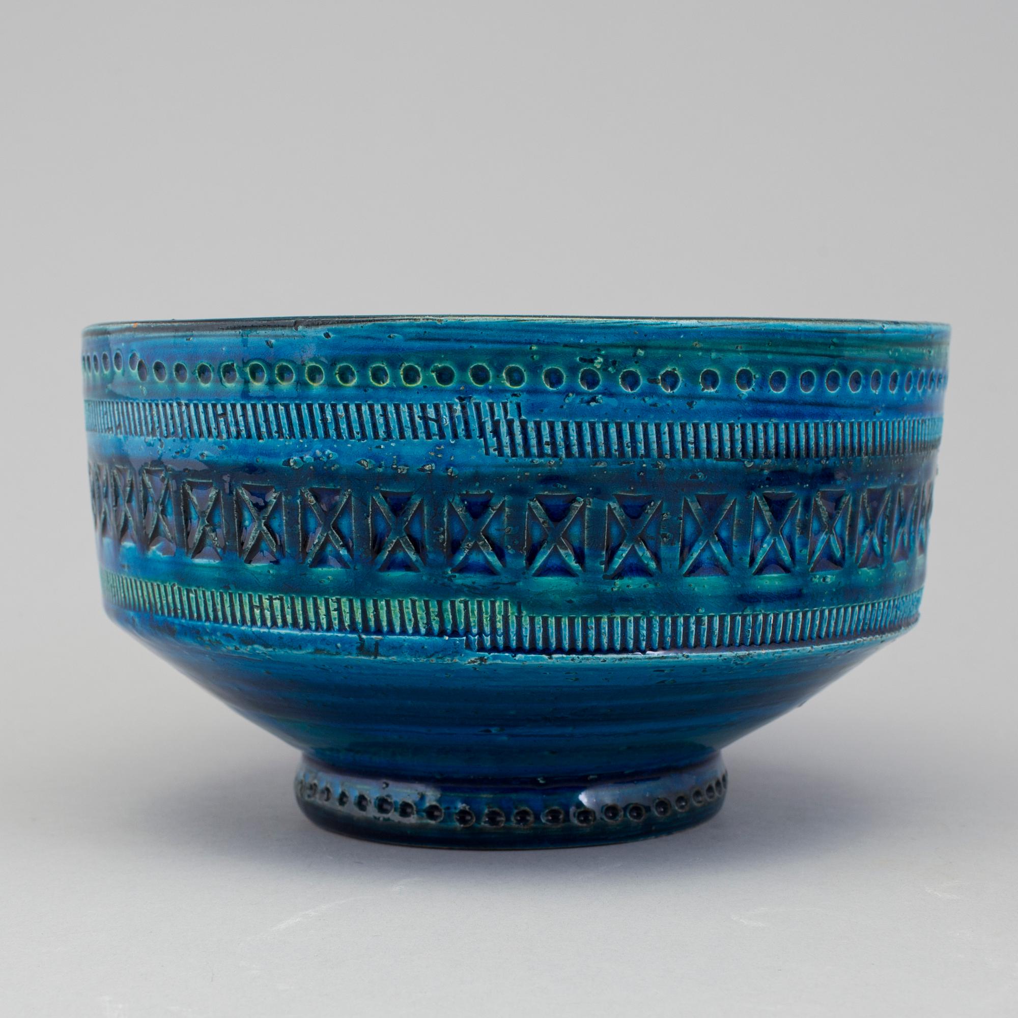 FIGURINE AND BOWLS, 3 parts, Bitossi, Italy, 1960s.