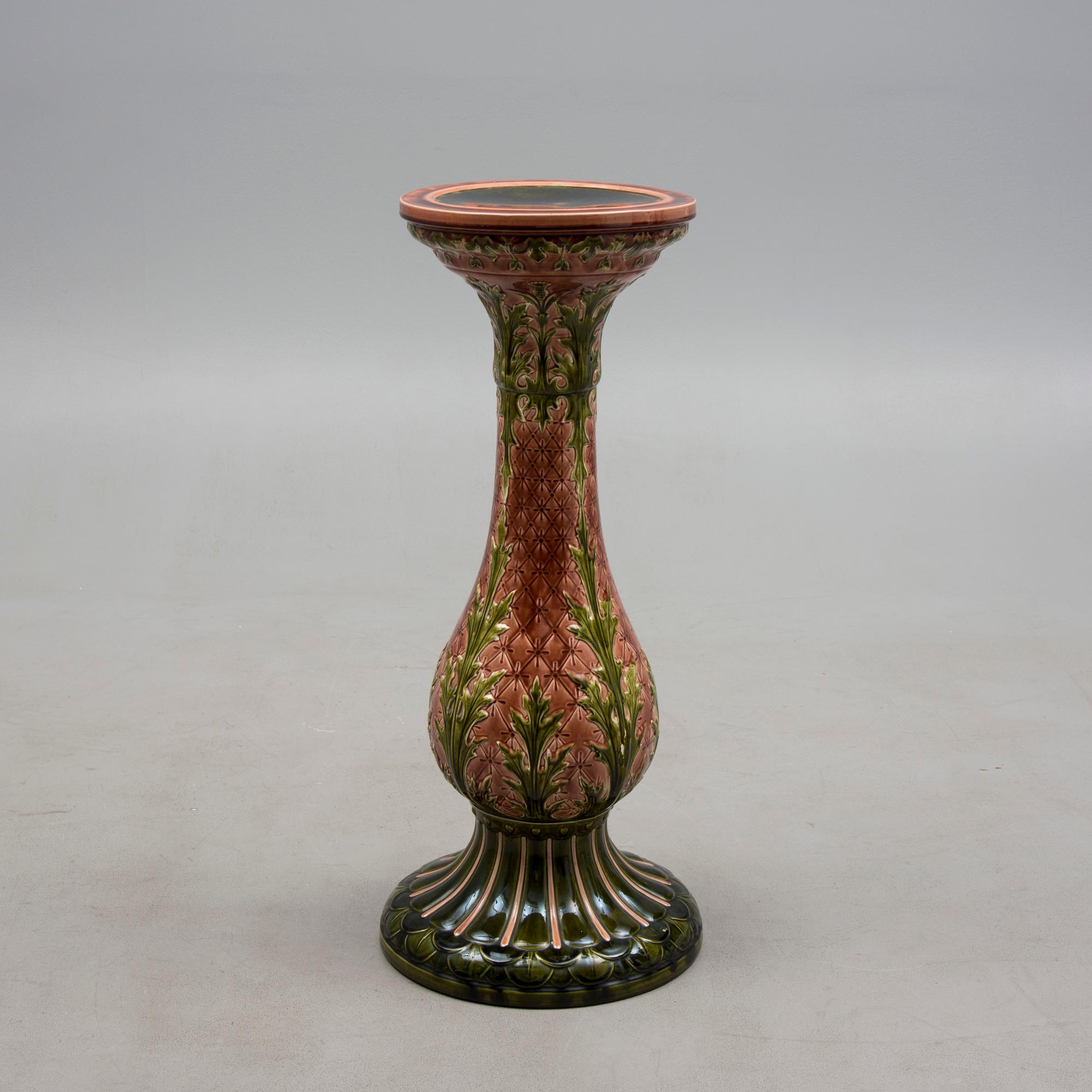 PIEDESTAL /BLOMPELARE, majolika, Rörstrand ca 1900.