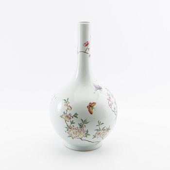 Vase porcelain, China 20th century.