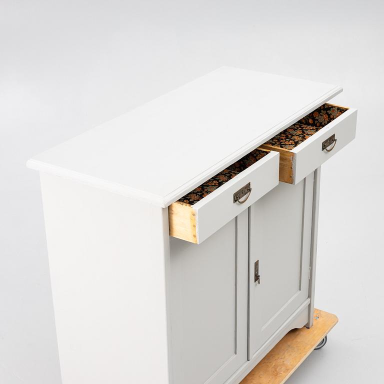 Skänk, tidigt 1900-tal.