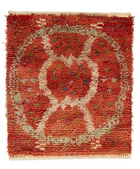 267. Ann-Mari Lindbom, gift Forsberg, a carpet, "Ann-Maris röda", knotted pile, ca 113-115 x 93-95 cm, signed AB MMF AML.