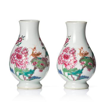 A pair of famille rose vases, Qing dynasty, 18th century.