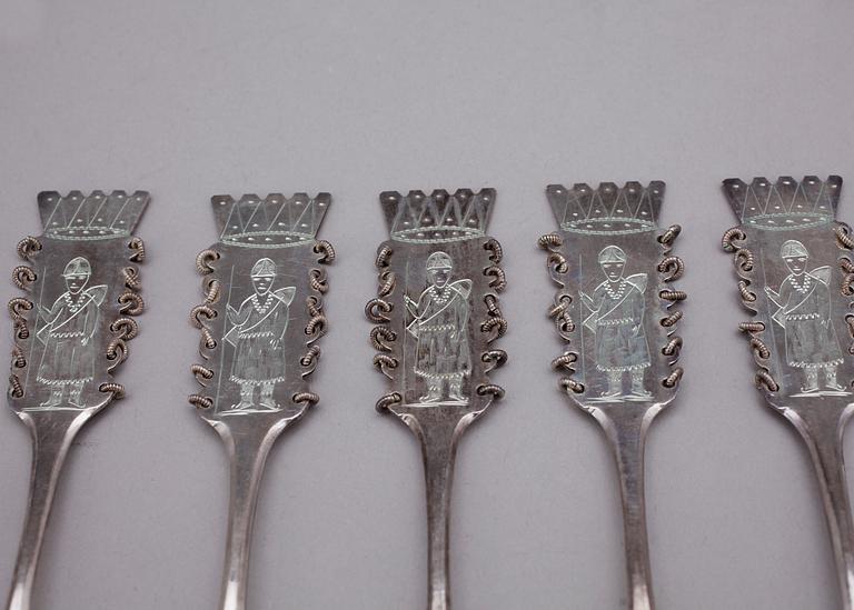 PARTI SILVER, 15 delar, bl a Nils Hellberg, Stockholm, verksam 1784- 1801. Totalvikt ca 539g.