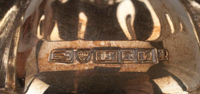 KAFFESERVIS, 3 delar, silver, rokokostil, Auran Kultaseppä, Åbo 1961-1963. Tot. vikt ca 948,5 g.