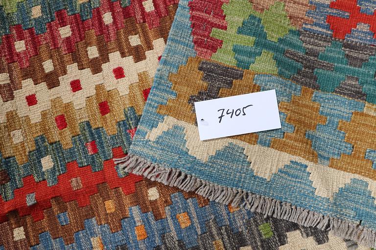 A carpet, kilim, ca 294 x 197 cm.