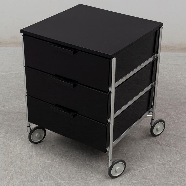 ANTONIO CITTERIO & OLIVER LÖW, a 'Mobil" container for Kartell.