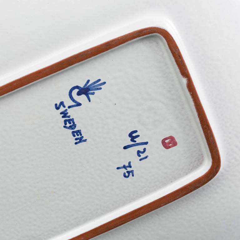 A faience dish by Stig Lindberg for Gustavsbergs studio. Mid 20th century.