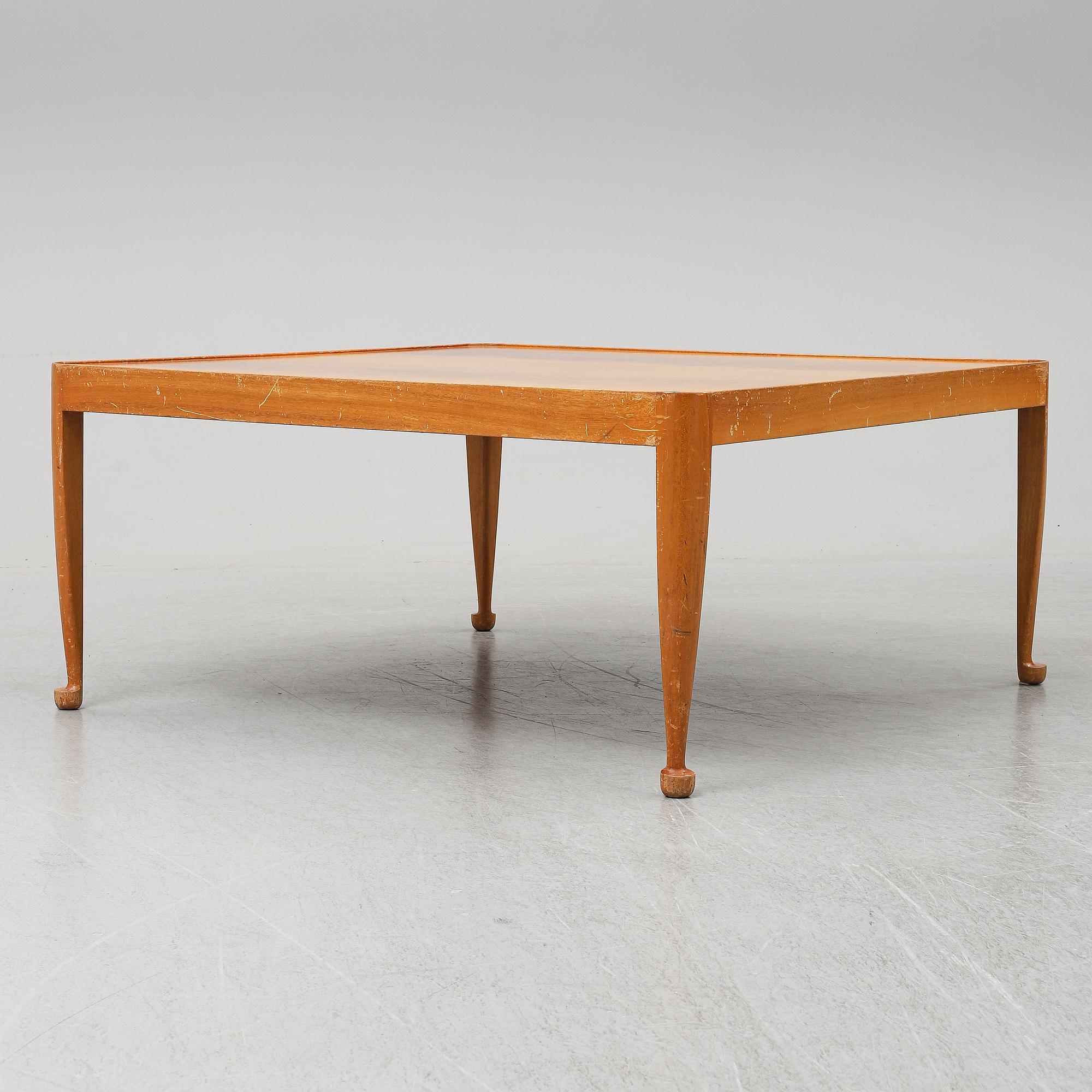 JOSEF FRANK, soffbord, "Diplomat", modell 2073, Firma Svenskt Tenn.