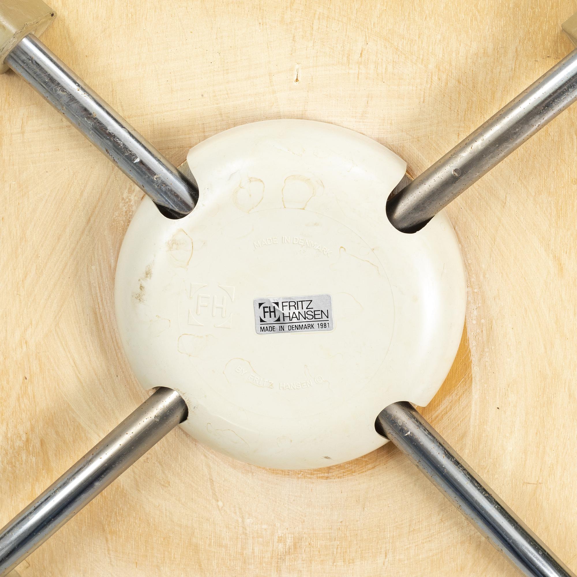 Arne Jacobsen, stolar, 8 st, "Sjuan", Fritz Hansen, Danmark, 1981.