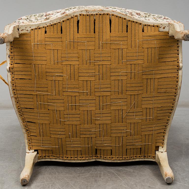 FÅTÖLJ sk BERGERE, rokokostil, 1900-talets början.