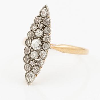 Ring 14K gold with old-cut diamonds in navette shape, circa 1900.