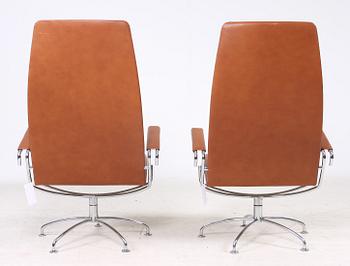 FÅTÖLJER, ett par samt BORD, "SAS Chair / 38/39 Series", Jens Ammundsen för Fritz Hansen, etikettmärkta, 1979.