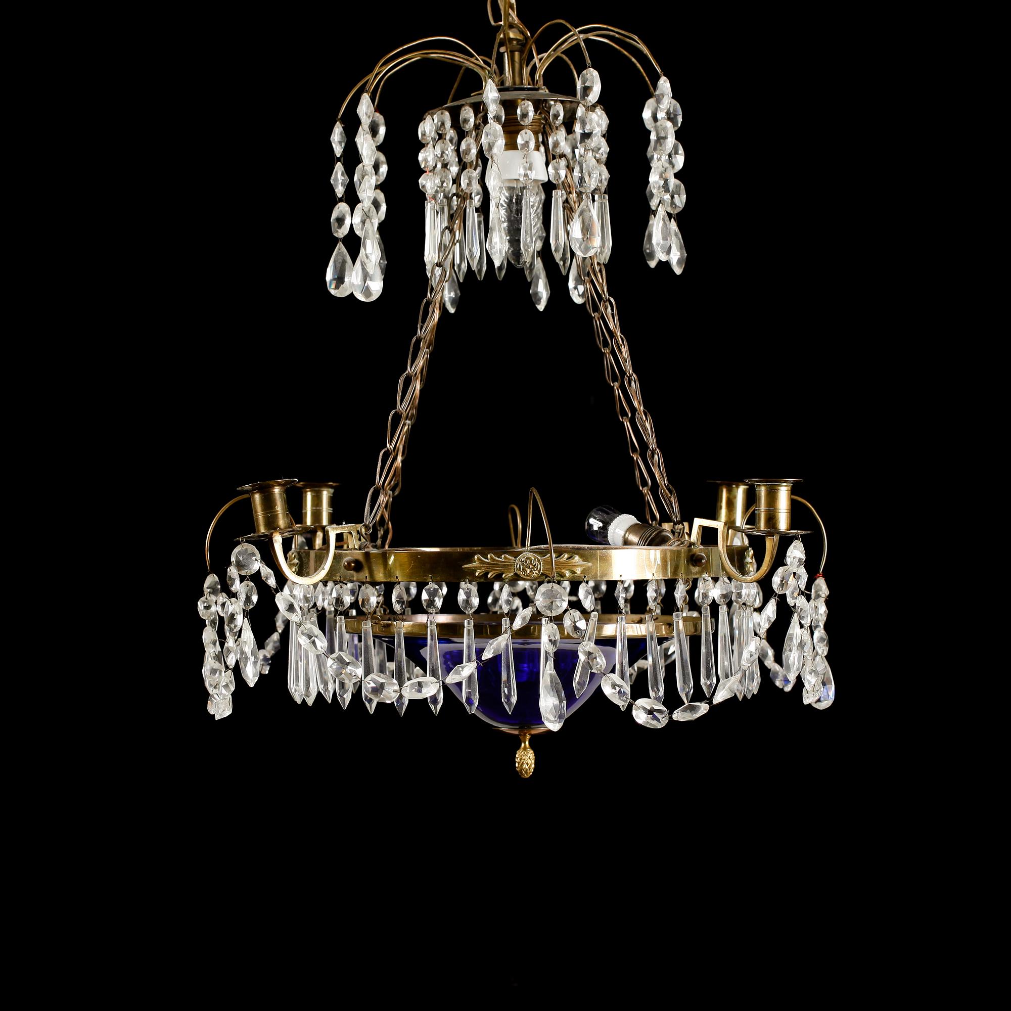 LJUSKRONA, gustaviansk stil, 1900-talets första hälft.  Höjd ca 55 cm.