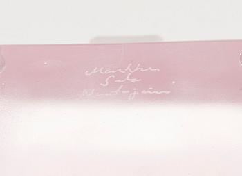 LJUSSTAKE OCH ASK MED LOCK, glas, signerade Markku Salo Nuutajärvi, 1900-talets senare hälft.