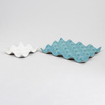 Pekka Paikkari, two porcelain trays/sculptures, Arabis, Finland, 1996.