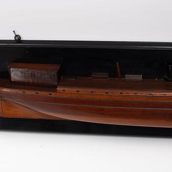 Half hull model, early 20th century.