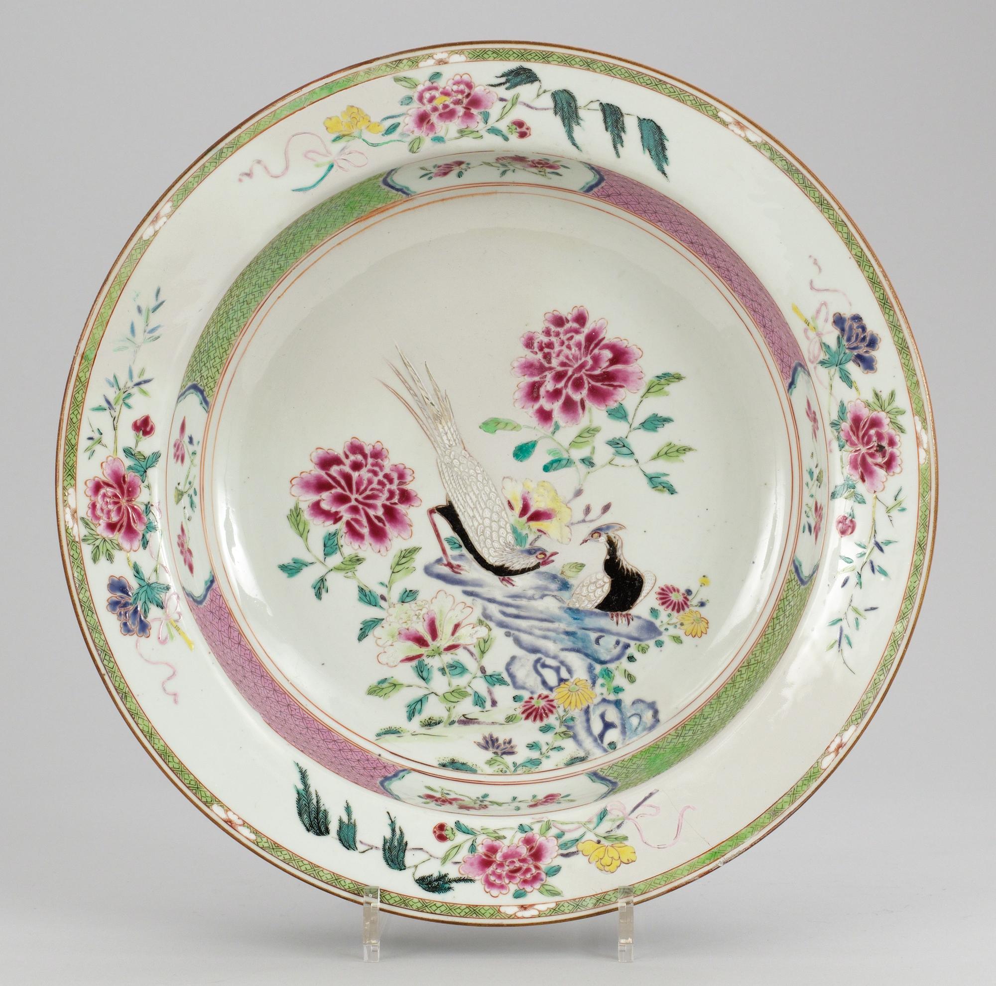 A large famille rose basin, Qing dynasty, Qianlong (1736-95).