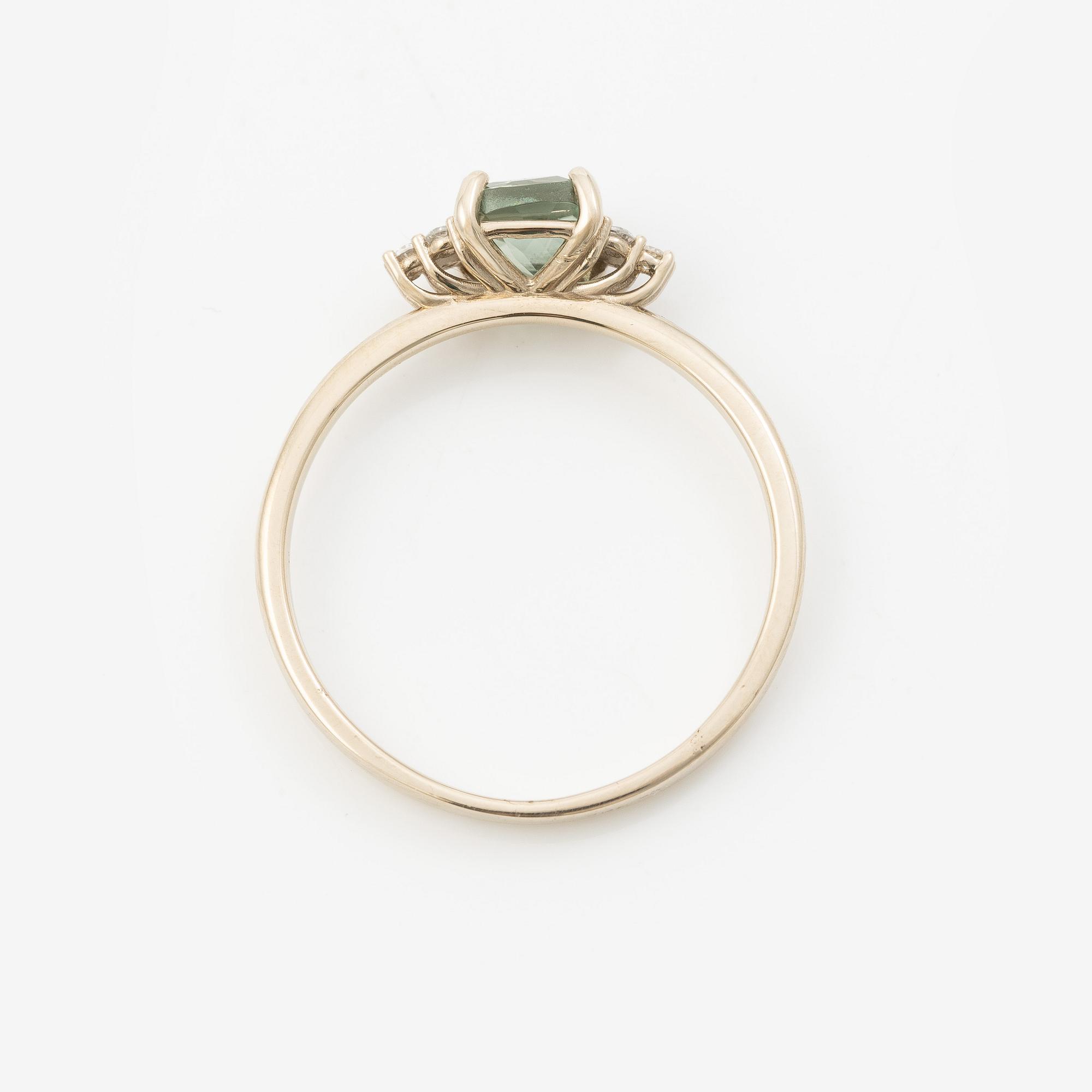Ring in 14K white gold with tourmaline and brilliant-cut diamonds.