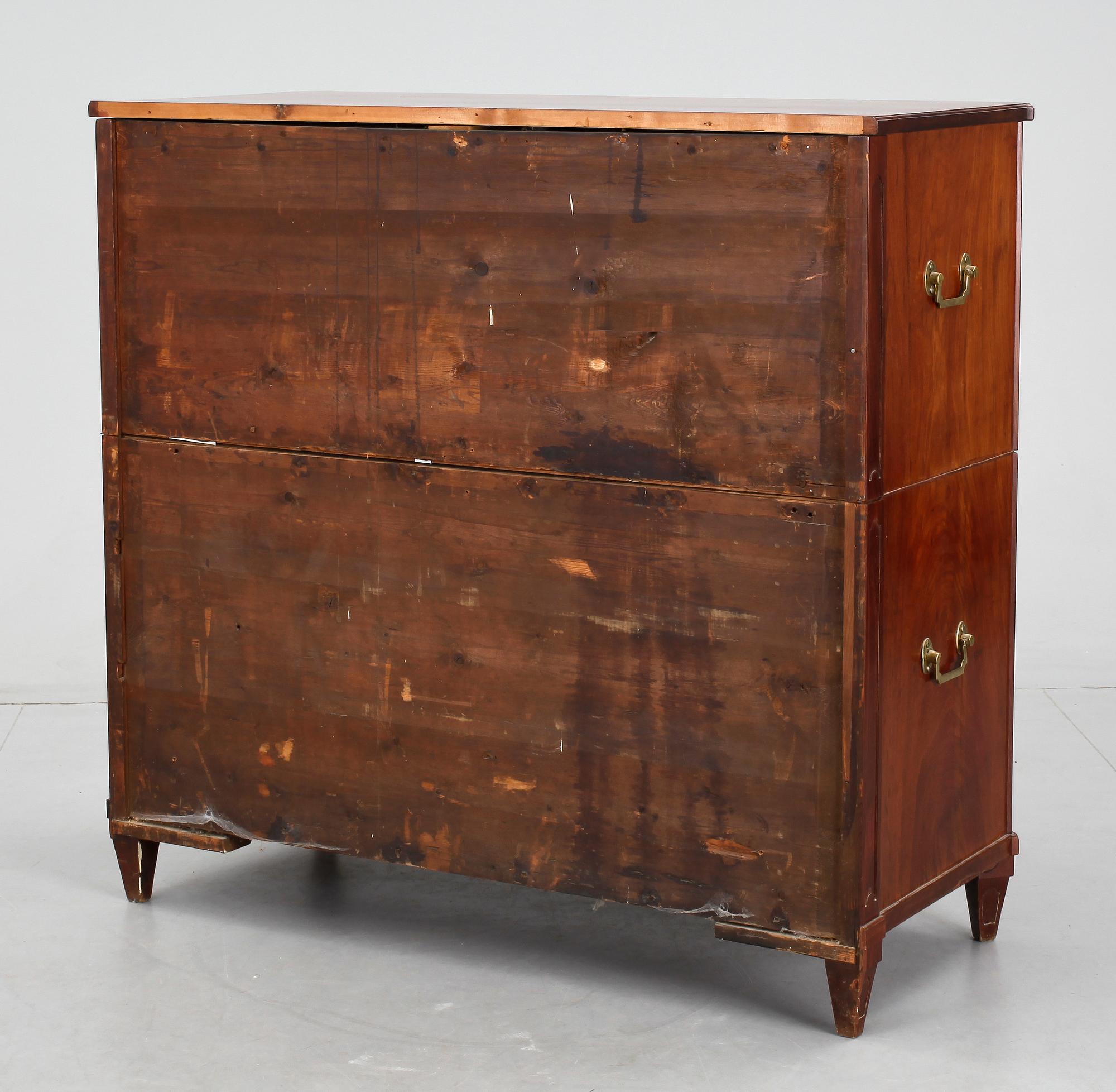 CHIFFONJÉ, sengustaviansk, enl uppgift Niclas Ekroth, 1800-talets början.