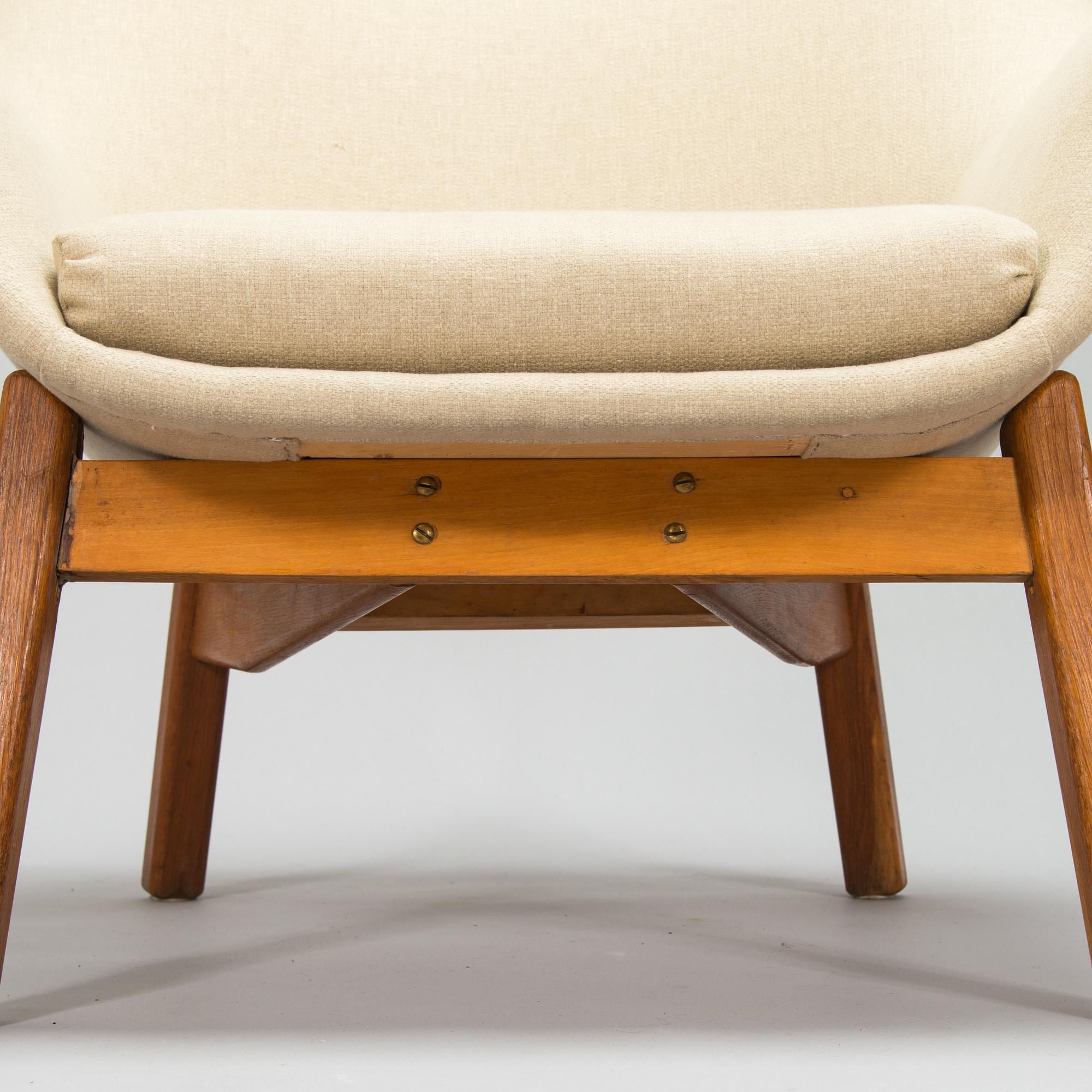 Carl Gustaf Hiort af Ornäs, fåtöljer, ett par, "Master" HMN Huonekalu Mikko Nupponen, Lahtis, 1950-tal.