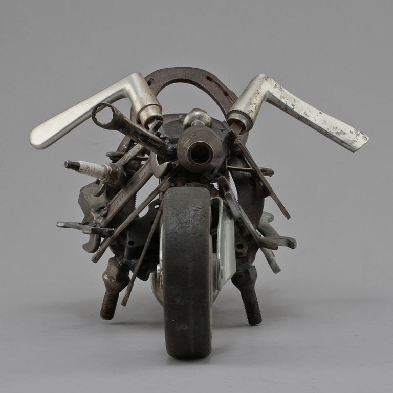 BOB PASTERKAMP, skulptur, metallskrot, osignerad.