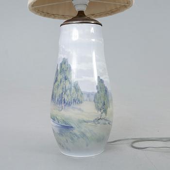 BORDSLAMPA, porslin, Bing & Gröndahl, märkt A.S undertill.