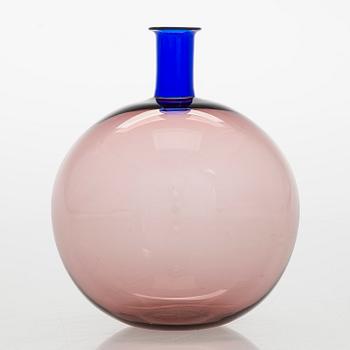 A Venini glass bottle, signed Venini 89.