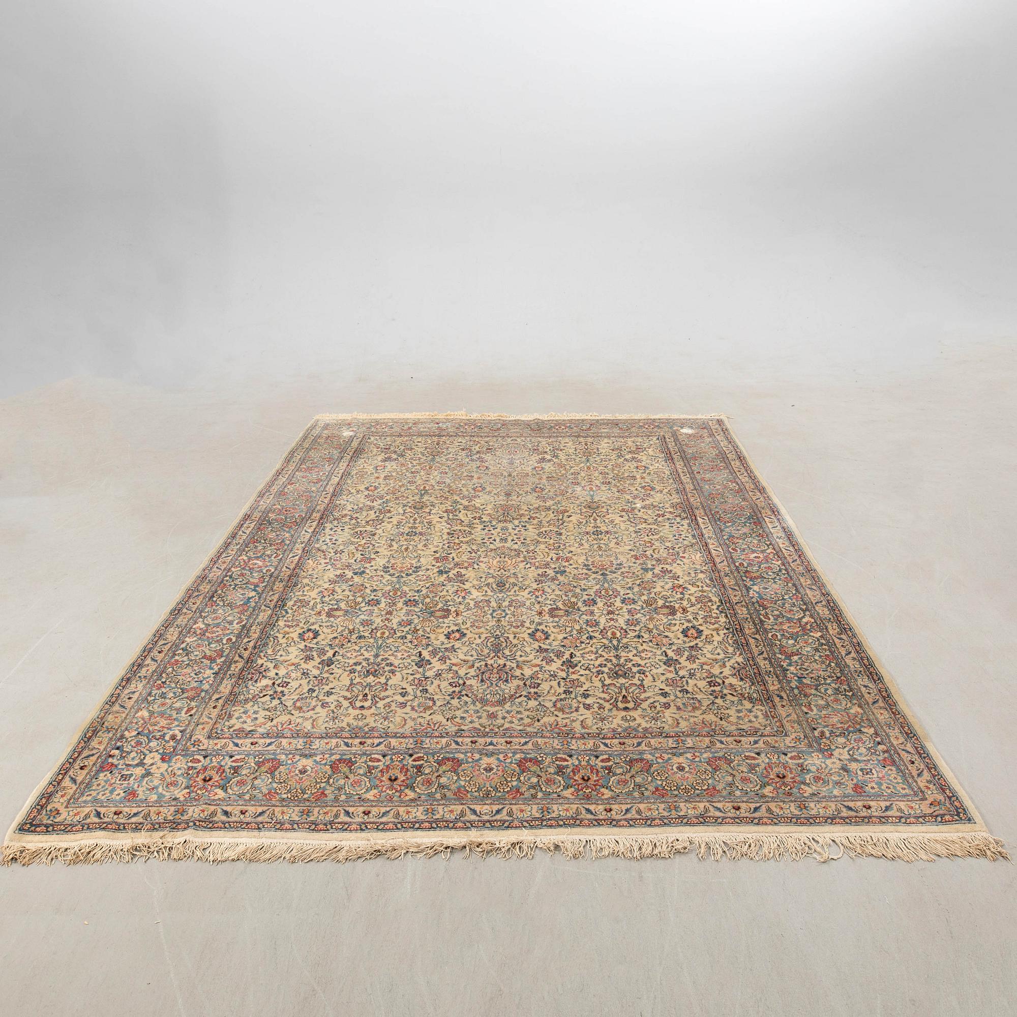 Matta, Täbris, semiantik, ca 345 x 230 cm.