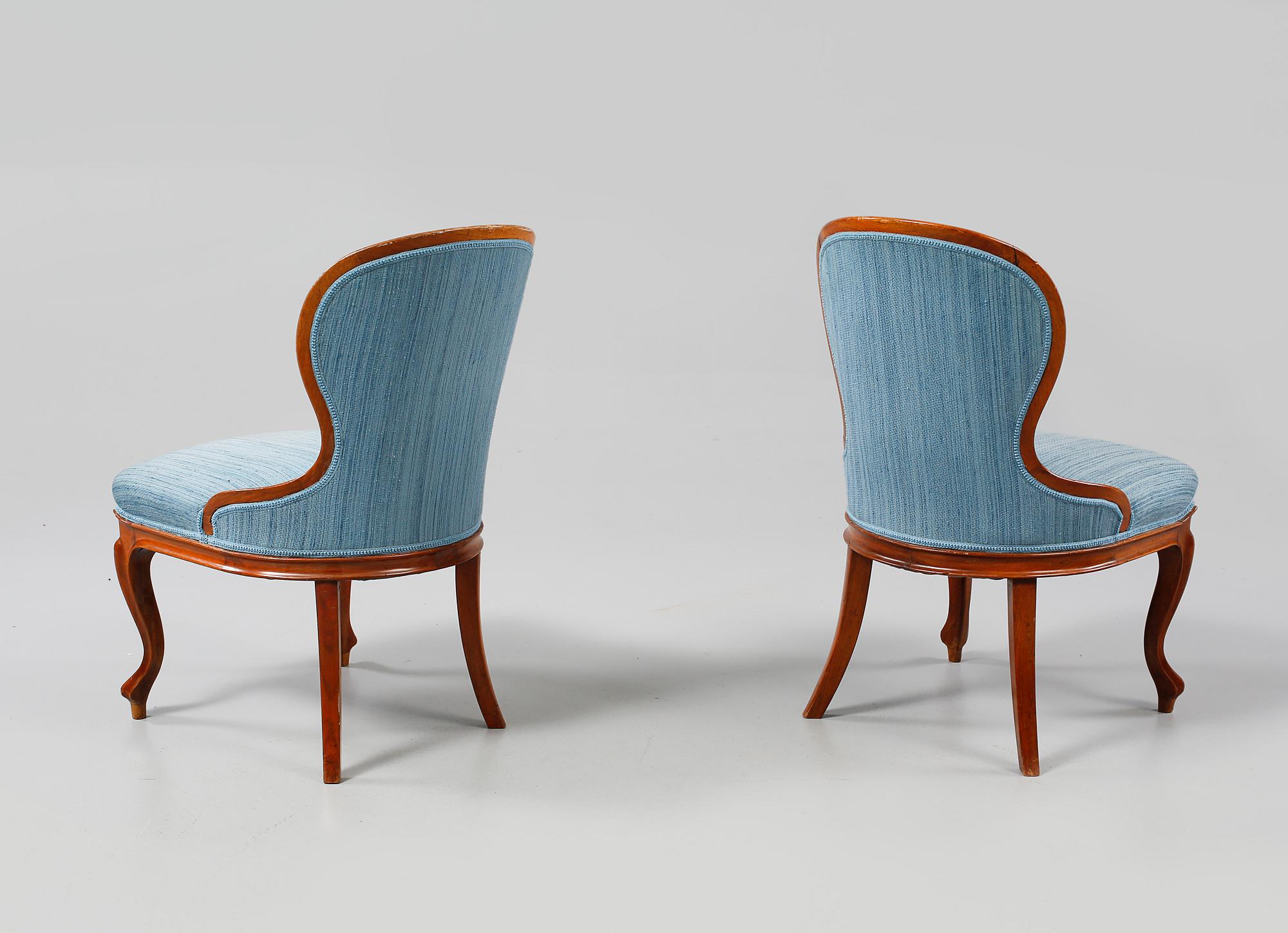 EMMAFÅTÖLJER, ett par, nyrokoko, sent 1800-tal.