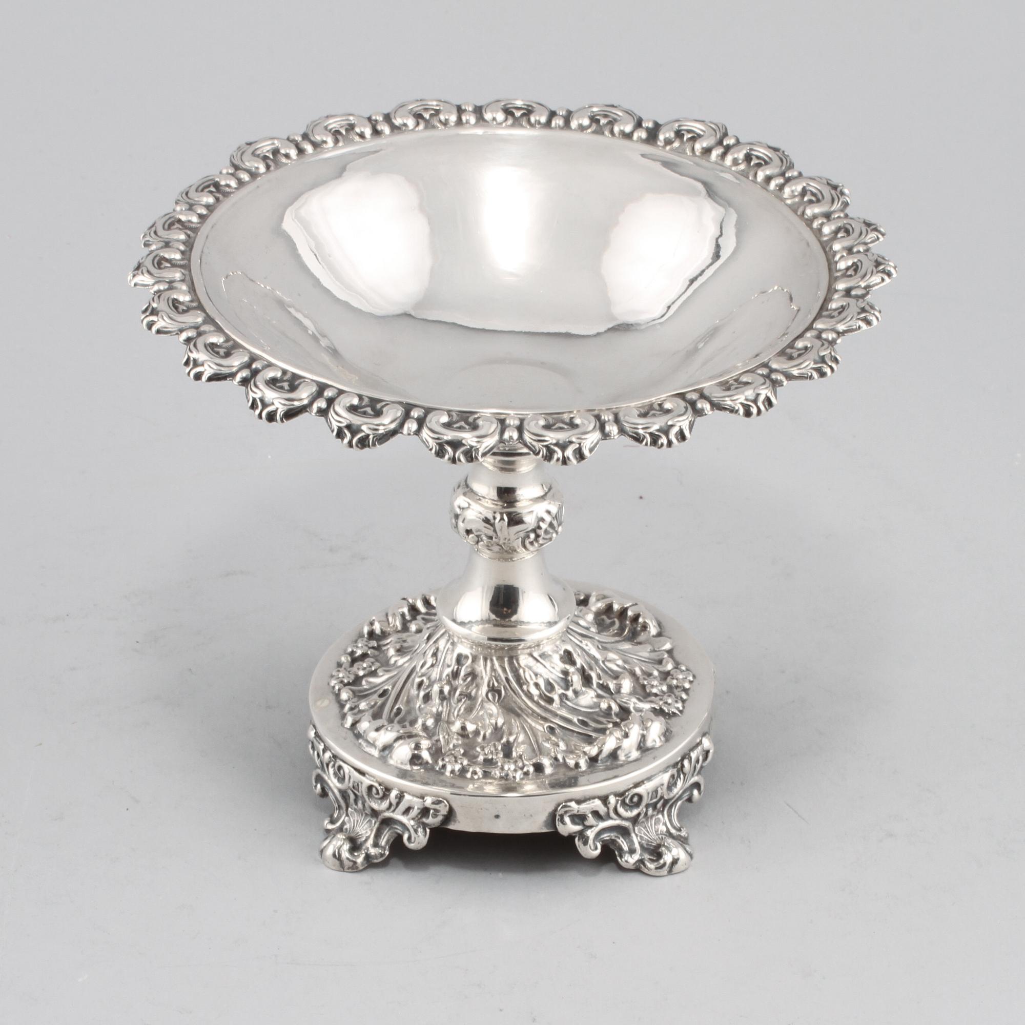 SKÅL PÅ FOT, silver, nyrokoko, Gustaf Möllenborg, Stockholm, 1844. Vikt 210 g.