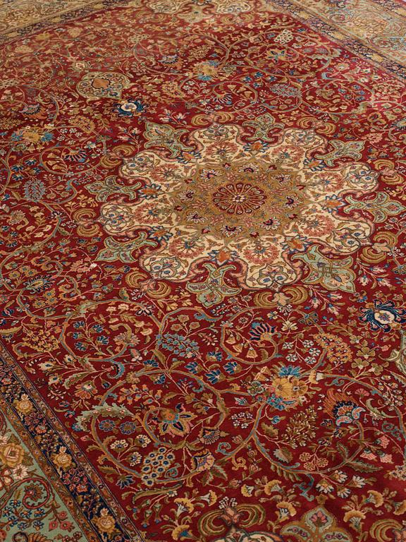 MATTO, a semi-antique Tabriz, ca 339 x 253,5 cm.