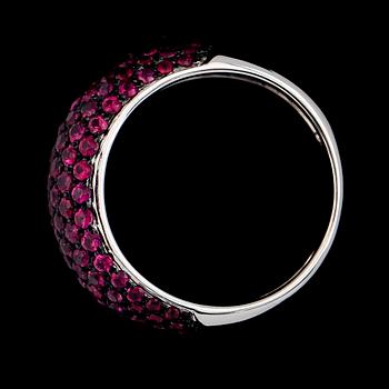 RING, 18K vitguld, rubiner tot ca 2.25 ct.