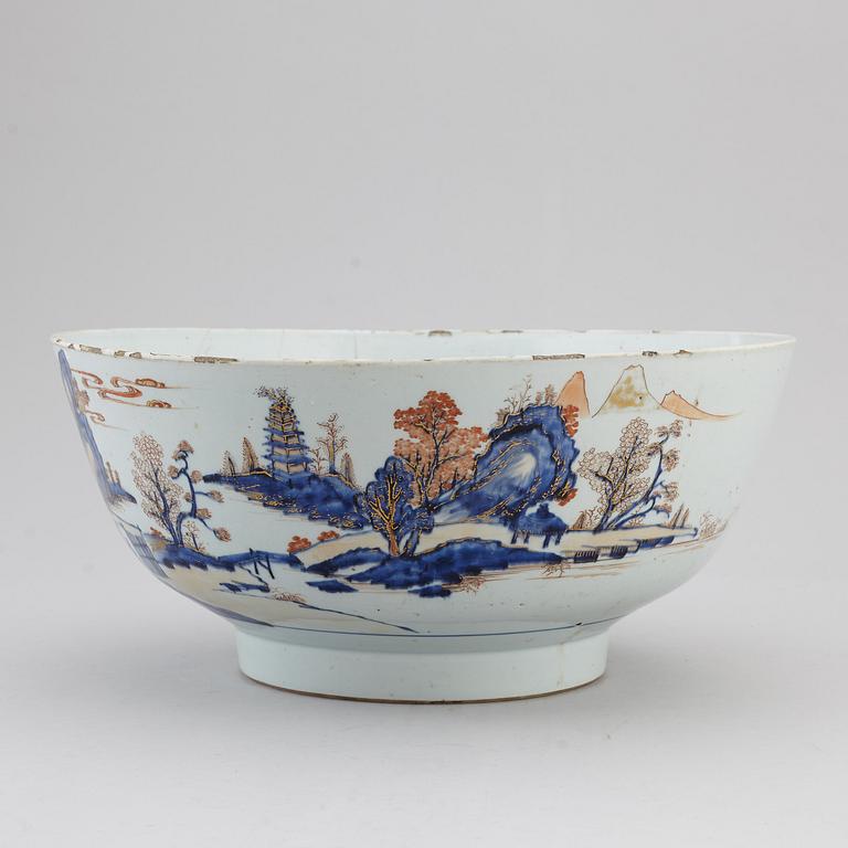 A large blue and white fish bowl/punch bowl, Qing dynasty, 18th Century.