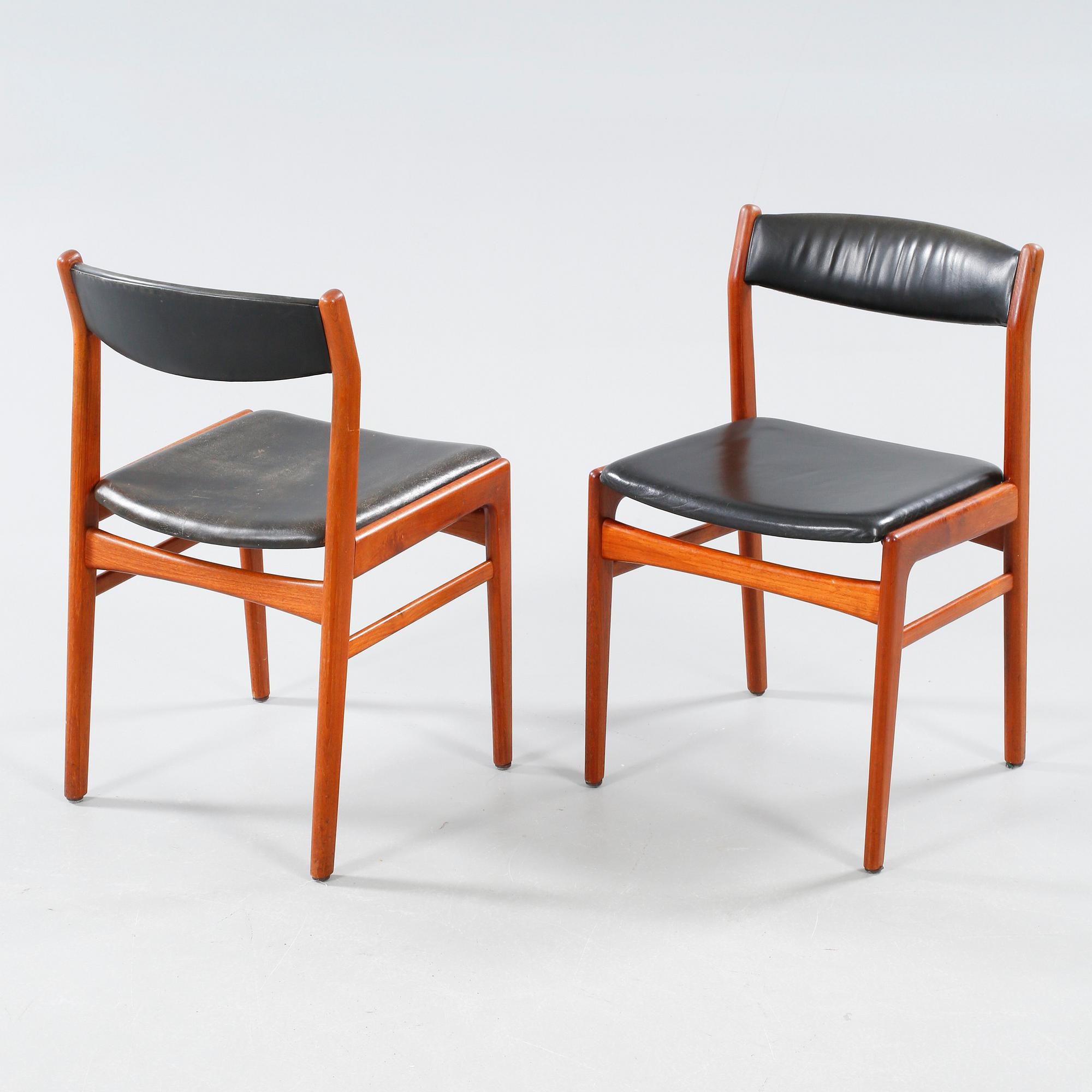 8 DANISH CHAIRS FROM THE 1960´S.