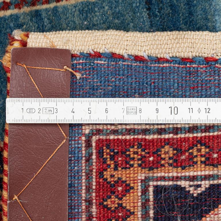 A runner carpet, Lori, ca. 292 x 93 cm.