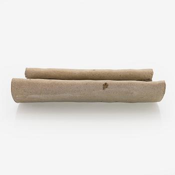 Kyllikki Salmenhaara, veistos, kivitavaraa, "Kierre", signeerattu KS.