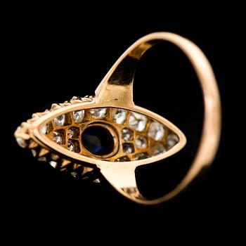 RING, cabochonslipad safir, gammalslipade diamanter, 14K (56) guld. Ryssland.